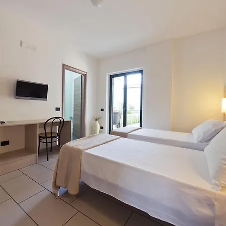 Aparthotel Longomare 4*